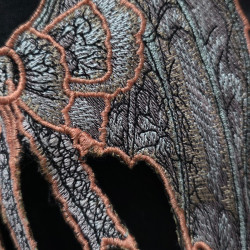 Bold Bat Wing ITH Split Bow