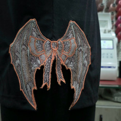 Bold Bat Wing ITH Split Bow