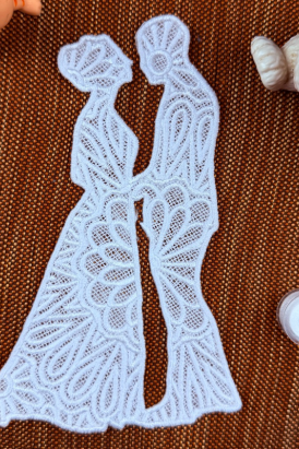 FSL embroidery digitizing