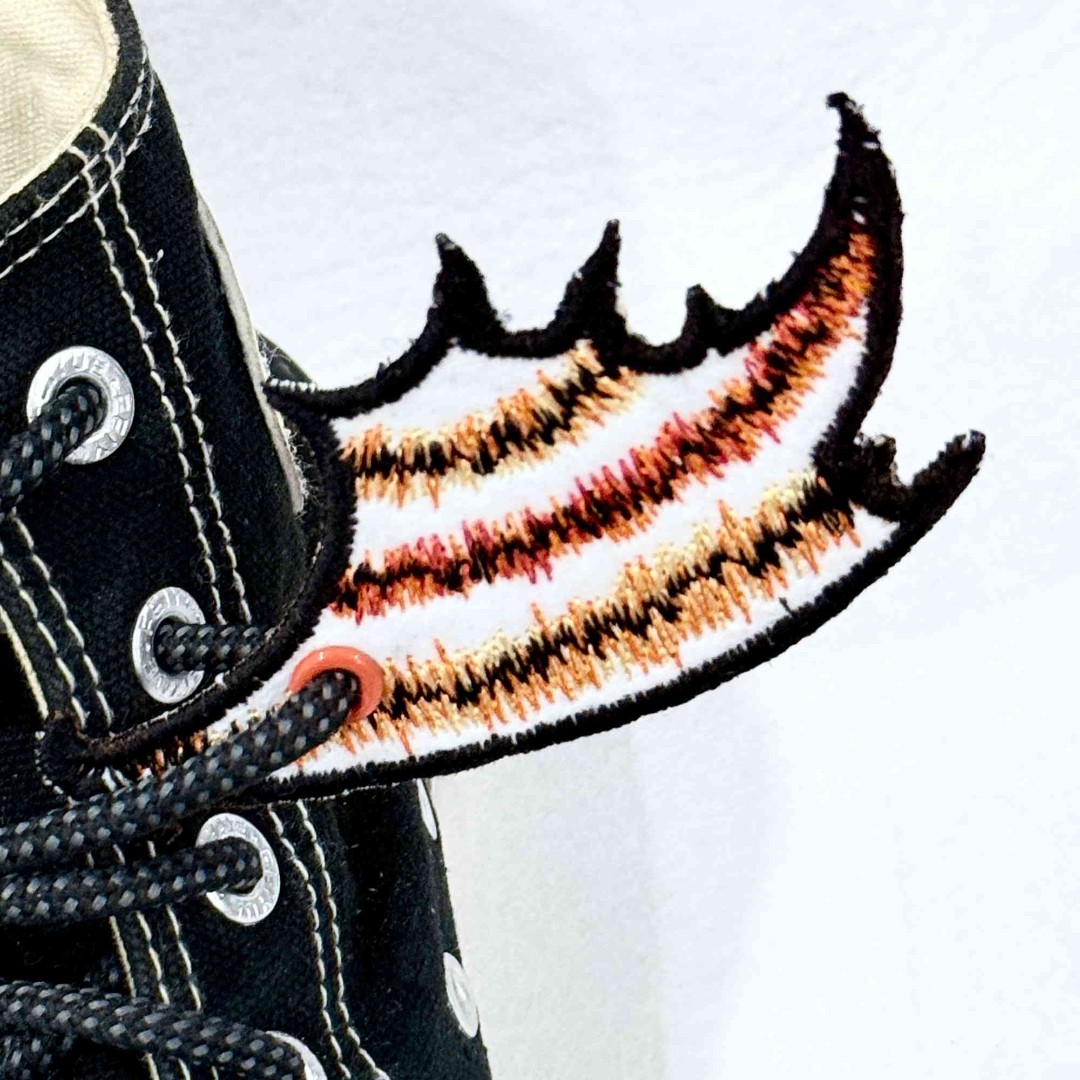 Striped ITH Shoe Wing