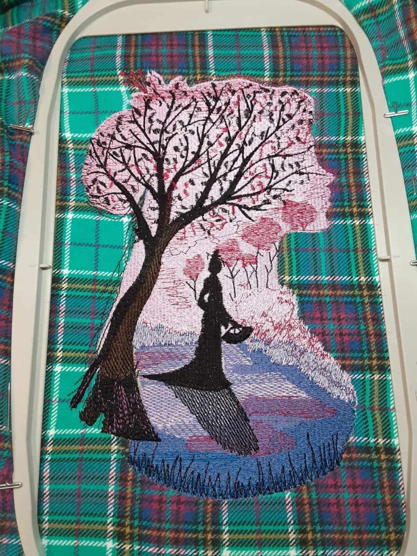 Girl Scenery - Tree Girl Scenery - Tree