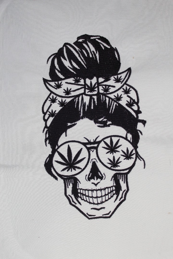 Weed Mom Skull Weed Mom Skull