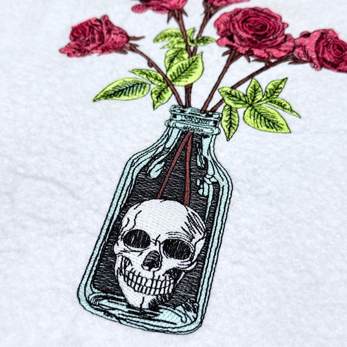 Deadly Roses In Skull Bottle - Free in Sep Value Pack Deadly Roses In Skull Bottle - Free in Sep Value Pack